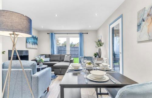 MK 2-Bedroom Contractor's Gem, 5 beds, sleeps 6, free parking - Foto 2