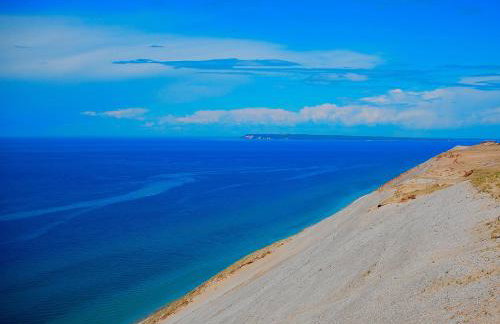 Gorgeous Grand Traverse Bay Beach Front Condo - Foto 5