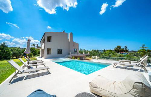 Villa Florentina at Chania Suburbs With Private Pool and BBQ - Photo 1