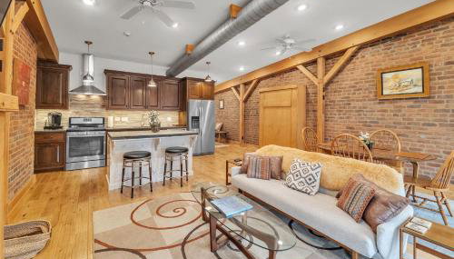 Moore on Main - Foto 4