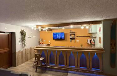 Le Savoyard - Bar & Jacuzzi - Foto 2