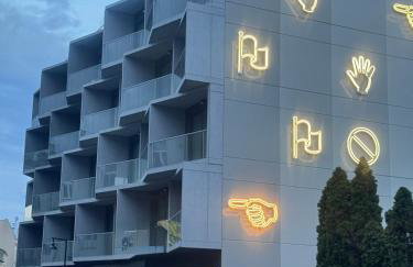 Apartament Neonowy by Apartamenty 77 - Photo 13