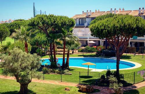 Fantastic 3-Bedroom Holiday Home including Tennis and Pool Near Golf Course - Foto 1