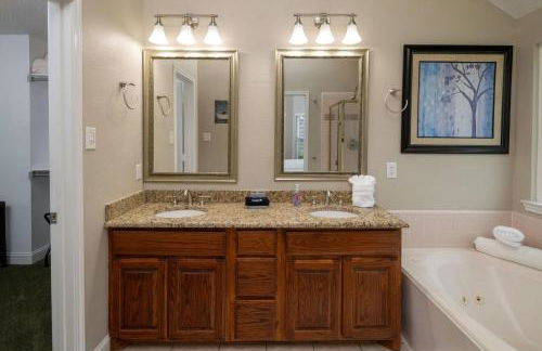 Pool, Games & World Cup Fun for the Whole Family - Foto 40