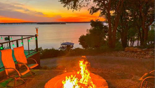 Lakefront Estate Stunning Views, Deck, Bar and Dock - Foto 3