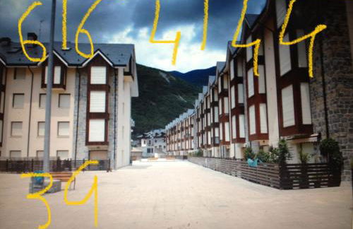 BIESCAS Todas las comodidades y más GAS, GARAJE , TRASTERO, CENTRO, WIFI, - Photo 7