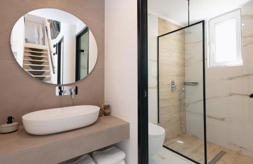 Solis Villa, with Heated Pool & 5 minutes to Beach, By ThinkVilla - Photo 37