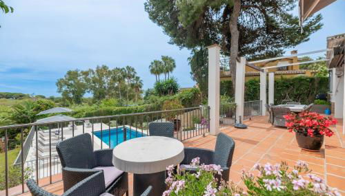 Beachside Villa in Carib Playa - Photo 3