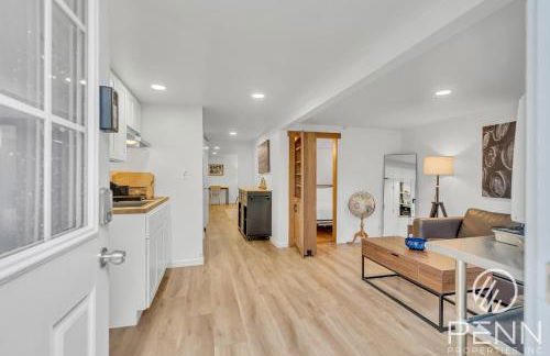 Midtown Gem with Secret Speakeasy - Foto 2