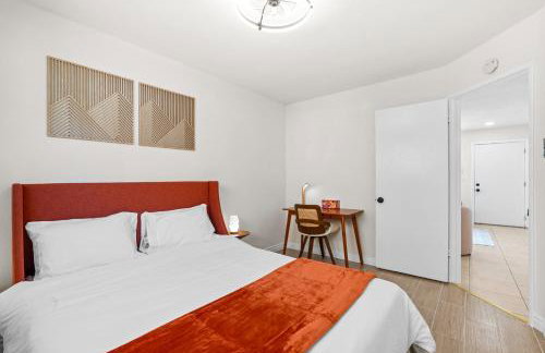 20 percent OFF Fully Furnished 2BR in Prime Tustin - Foto 22