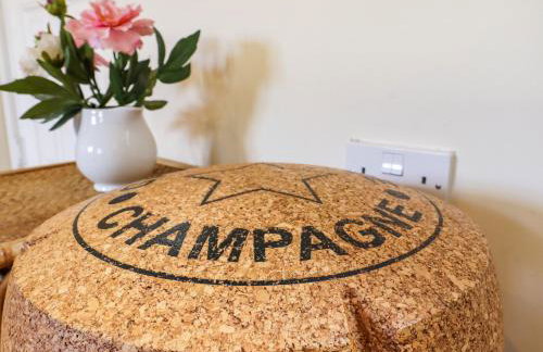 White Hart Stables - Photo 9