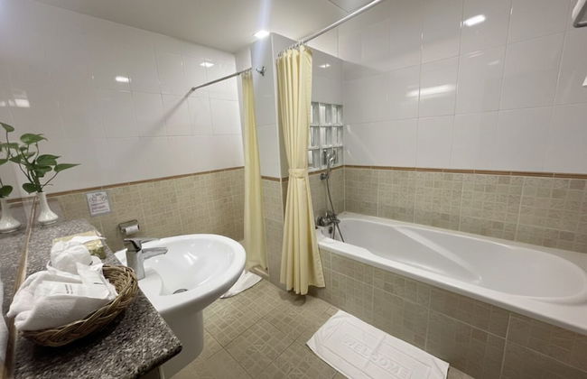 J - Town Serviced Apartments - Photo 6