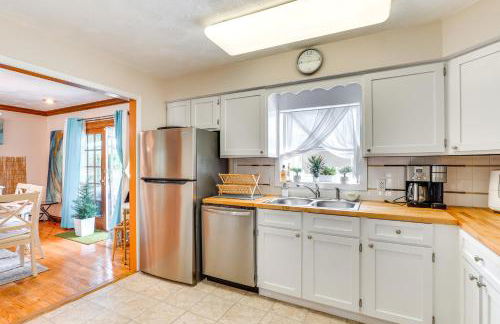 Peaceful 1-Acre Parksville Home Large Deck and Yard - Foto 9