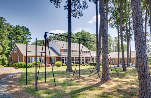 Waterfront Cambridge Gem with Hot Tub, Pool and Dock! - Foto 43