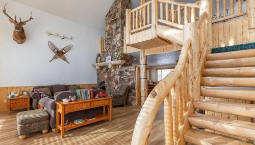 Chester Currents by KABINO Riverfront on Henrys Fork Air Conditioning Boat Launch Foosball Pool Table Huge Yard Garage WIFI - Foto 3