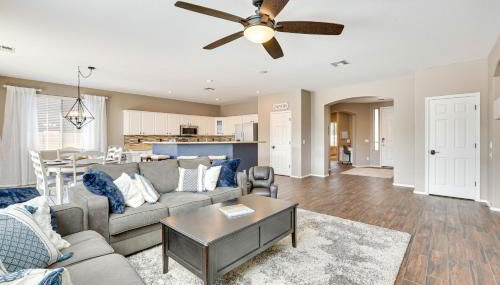 Shop, Golf and Hike Surprise Group Getaway with Pool! - Foto 4