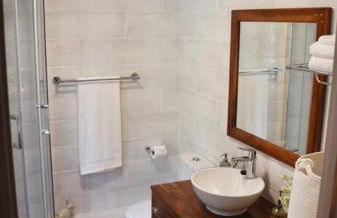 The Street of the Singing Bird. - Foto 7