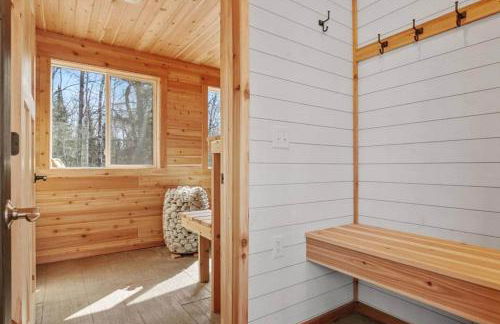 Luxury Lodge on 40 Private Acres • HUMM Sauna • Party Barn • - Foto 35