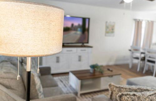 l NEW l Fully Remodeled 3BR 2BTH l 1 Min to Veterans Memorial Park - Foto 38