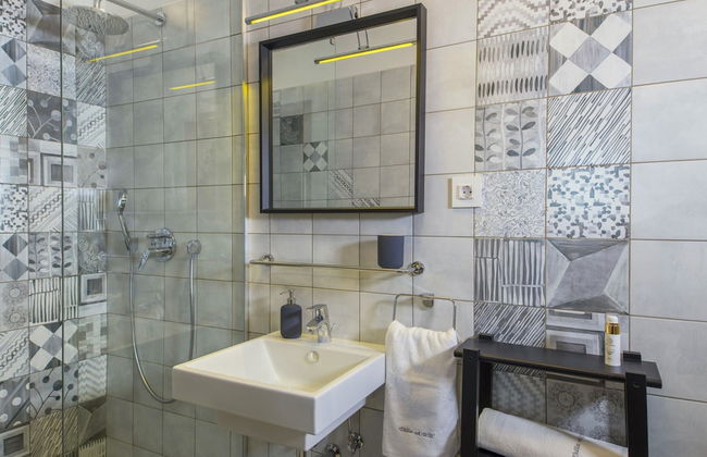 Villa with Swimming Pool, Outdoor Kitchen, Sauna, Hot Tub, Play Area, Sea View - Foto 22