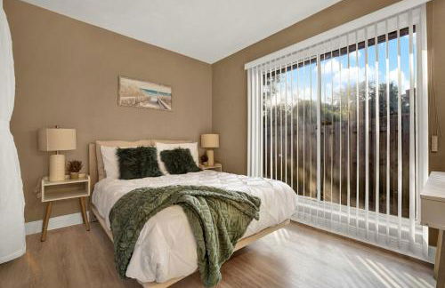 HUGE Outdoor soccer 4BR HEATED Pool house near Las Olas - Foto 20