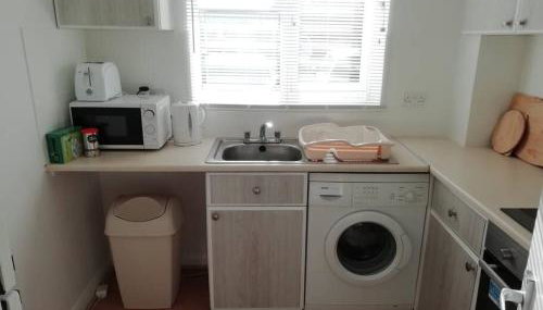 1 Bed Bognor Apartment 300 yrds from beach - Foto 2