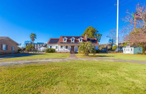 Paradise on Ocean Waterway Huge 5000 sq ft w Private Pool, Boat Dock, Grand Piano, Game Tables, BBQ, 1 acre Yard, Crib, Sleeps 34 - Photo 21