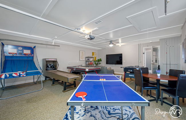 Chic 8BR with Heated Pool & Waterview - Photo 38