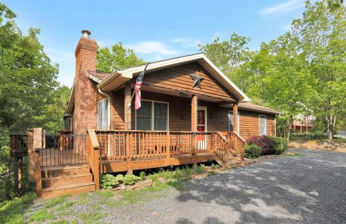 Lazy Basye Shenandoah Cabin with Hot Tub, Sleeps 10 - Foto 10