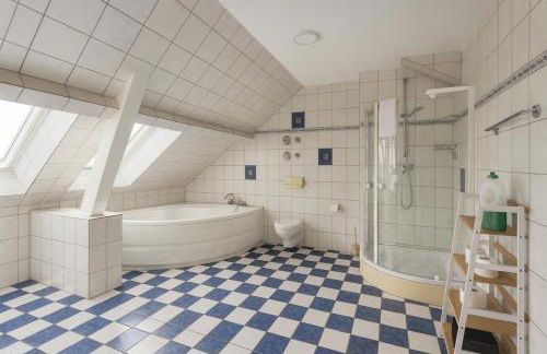 RAHA Apartments - Ihr Rückzugsort mit Panoramablick - HBF - Vollausstattung - Privat Parkplatz - Foto 19