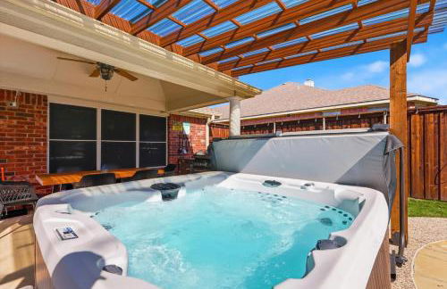 4BR w Pool Cinema Room, Mini Golf & EV - Photo 35