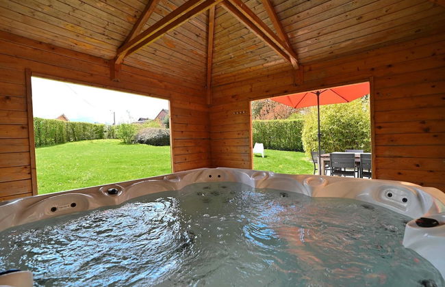 Holiday Home with Terrace, Garden, BBQ, Sauna & Hot Tub - Foto 12