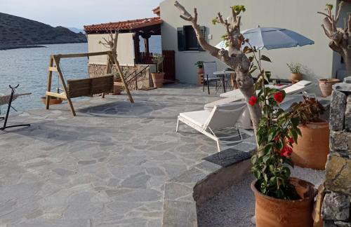 Tholos Alexandra's Beachfront House - Foto 26