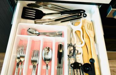 Hollywood Penthouse with Balcony & Pool View - Photo 58