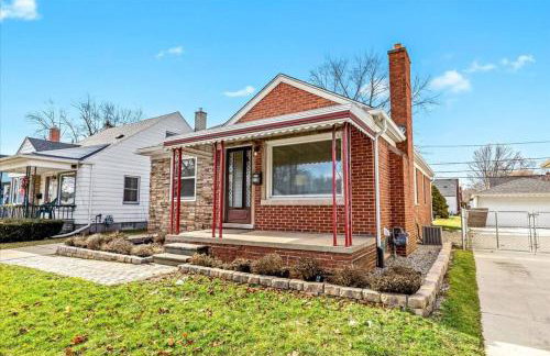 Newly Renovated 4 Bedroom 2 Bath Downtown Dearborn - Foto 31