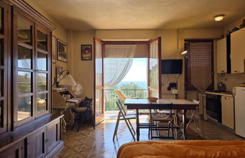 Sea View Apartment with Terrace & Free Parking - Photo 5