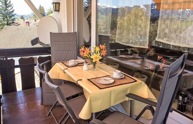 2 bedroom Apartment in Sonthofen with garden - Photo 2