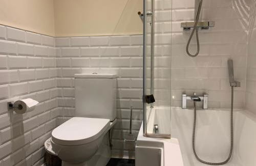 Market Place Serviced Apartments, Leek - Photo 17