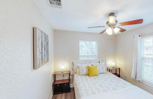 Welcoming home walkable to Steps of Alamodome & riverfront & near River Walk - Foto 15