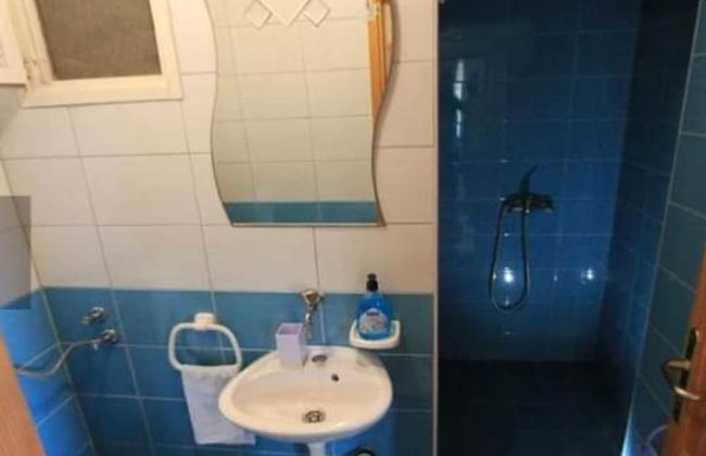 Cozy Robinson Crusoe-style House - Photo 9