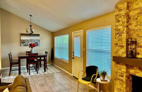 Katy Hideaway - Charming 3 BDR - Foto 25