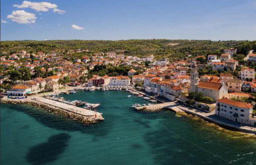 Great outdoor living steps away from the beach - Photo 27