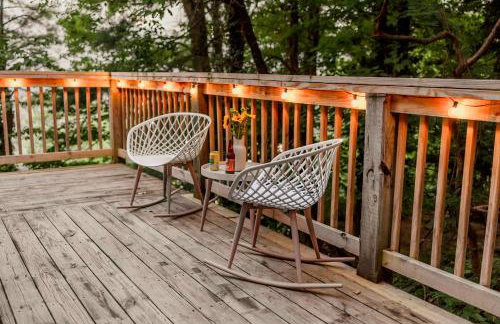 Big Mountain View! Downtown Gatlinburg Chalet Village! Hot Tub! Fan Favorite! AFrame Dreams! Magazine-Featured! Stunning Interiors! Little Green Cabin - Photo 52