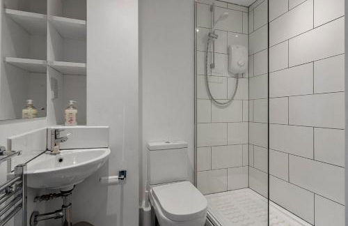 Seaside Rendezvous - Sleeps 7, Sea Views & Parking - Foto 35