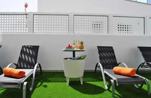 Big Villa Tauro with Private Heated Saltwater Pool & Jacuzzi & BBQ & Game Room & Arcade Games - Foto 16