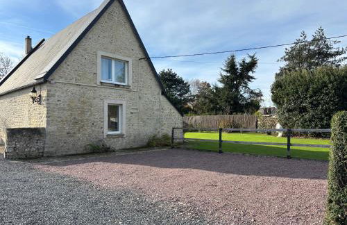 Hortansia apt rénové bien équipé avec terrasse aménagée jardin, parking privé, proche de la mer, près de Port en Bessin et Omaha Beach - Foto 26