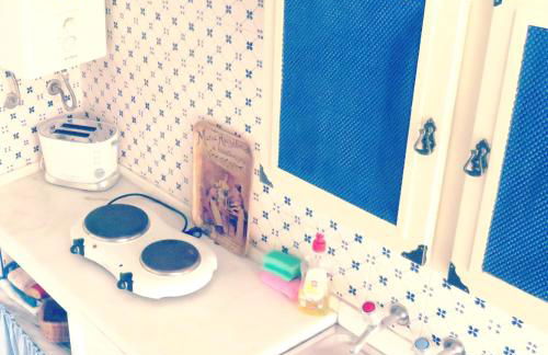 Charming House with Shared Pool in Porto de Mós. - Foto 9