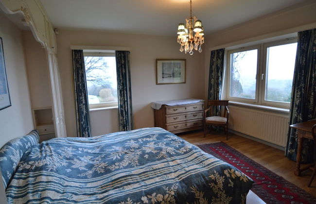 Hillside Retreat With Pond - Photo 5