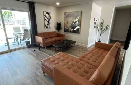 Home in the City: 4BR Fresno Retreat w POOL - Photo 1