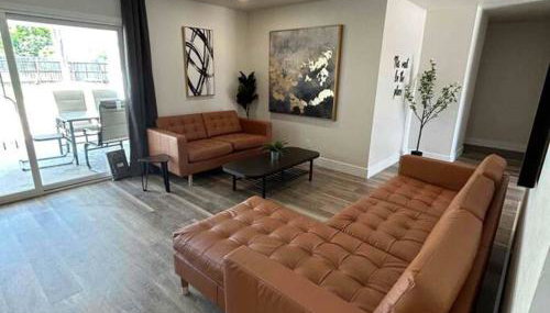 Home in the City: 4BR Fresno Retreat w POOL - Foto 1